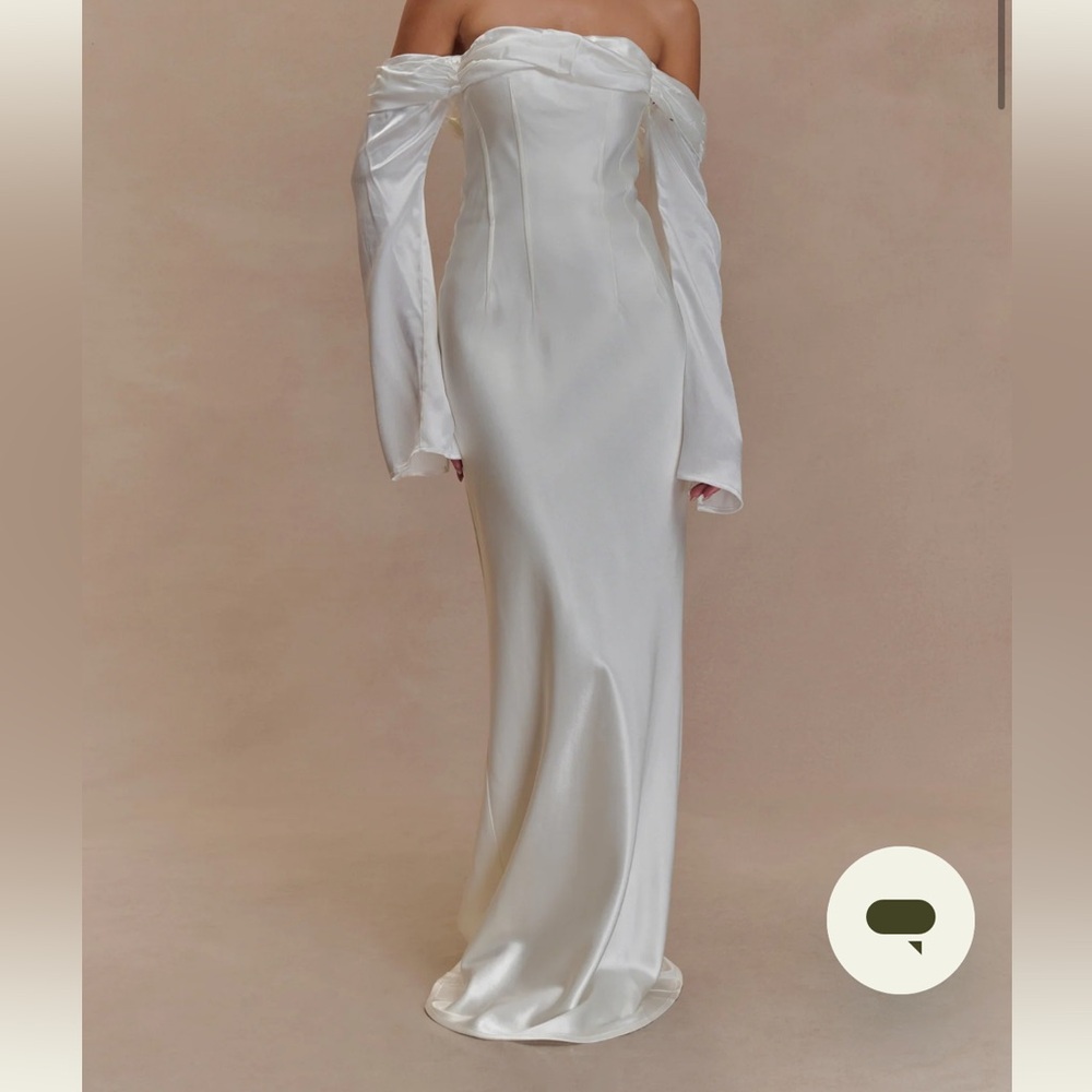 Meshki Giselle Long Sleeve White Satin Dress